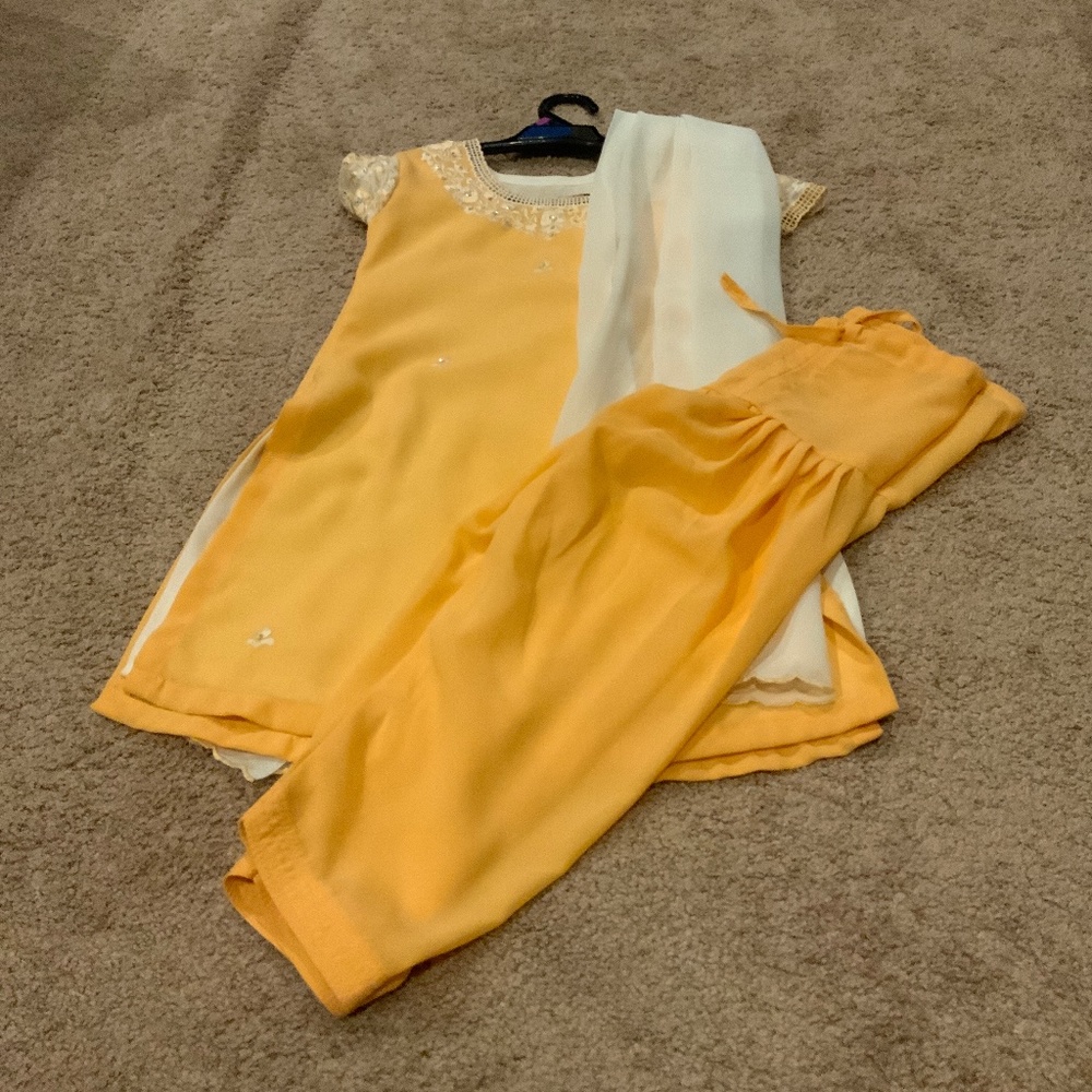 Girl’s Indian Salwar Kameez